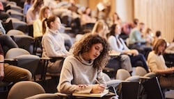 istockphoto-2122148349-612x612 (1)